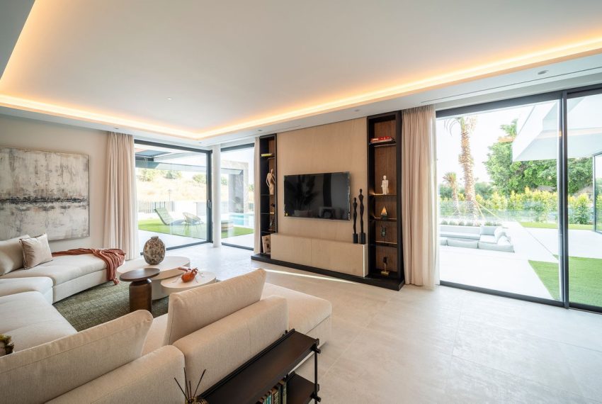 R5118037-Villa-For-Sale-El-Paraiso-Detached-6-Beds-1182-Built-1