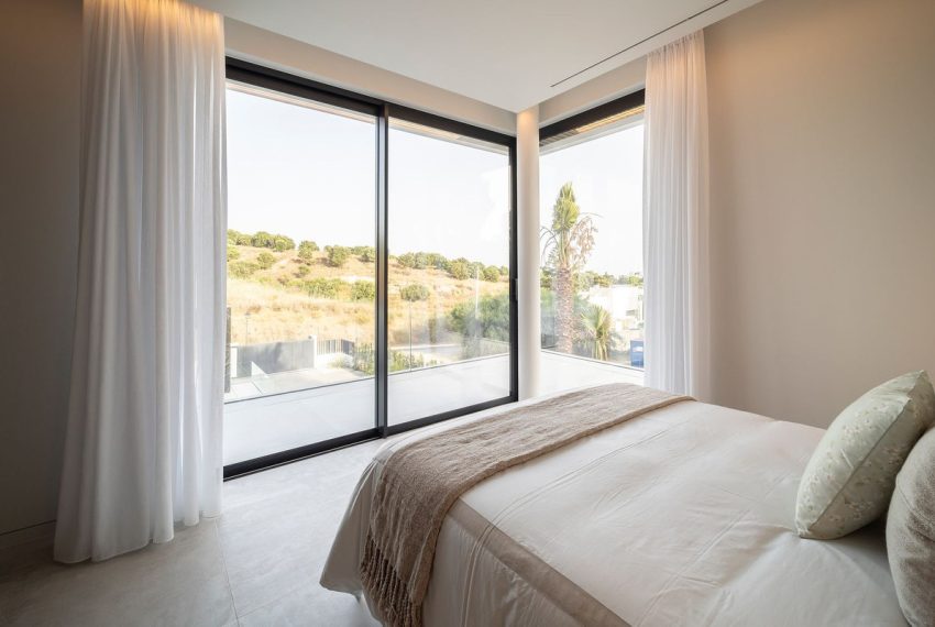 R5118037-Villa-For-Sale-El-Paraiso-Detached-6-Beds-1182-Built-15