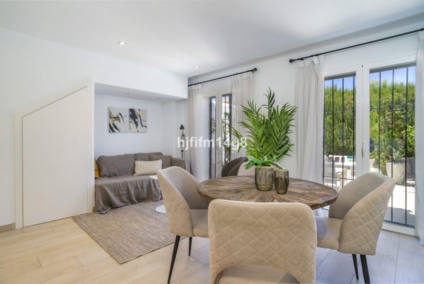 R5120017-Townhouse-For-Sale-Nueva-Andalucia-Terraced-2-Beds-89-Built-1