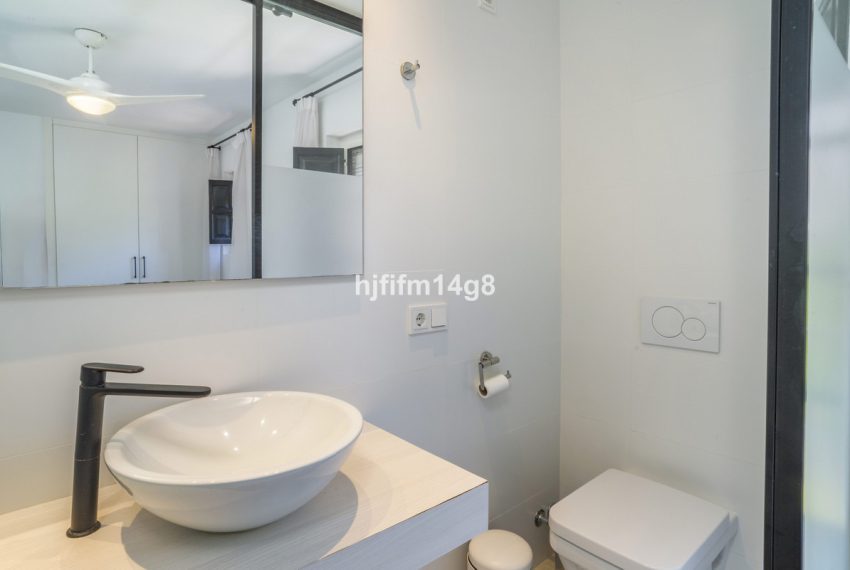 R5120017-Townhouse-For-Sale-Nueva-Andalucia-Terraced-2-Beds-89-Built-12