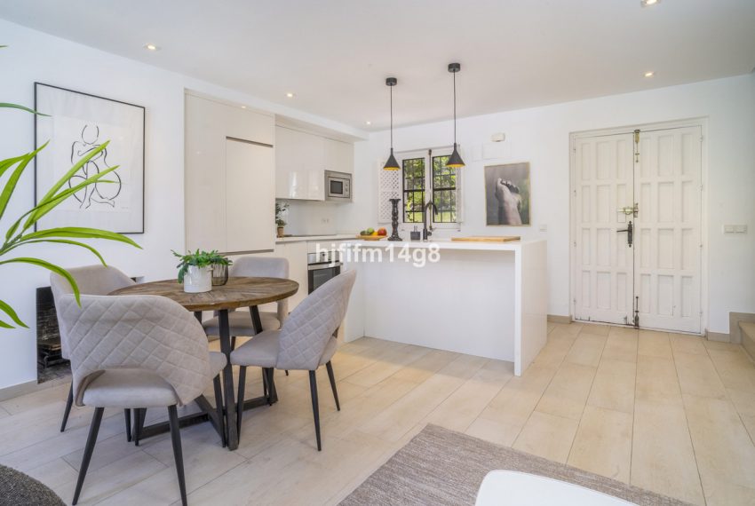 R5120017-Townhouse-For-Sale-Nueva-Andalucia-Terraced-2-Beds-89-Built-2