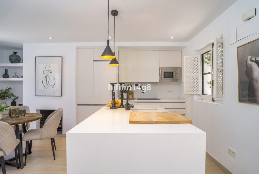 R5120017-Townhouse-For-Sale-Nueva-Andalucia-Terraced-2-Beds-89-Built-3