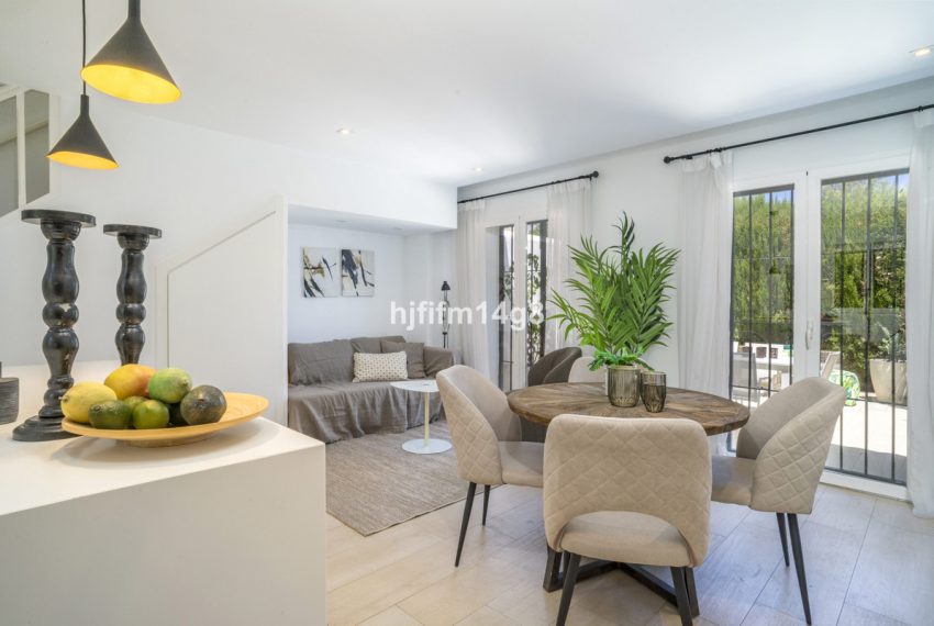 R5120017-Townhouse-For-Sale-Nueva-Andalucia-Terraced-2-Beds-89-Built-7