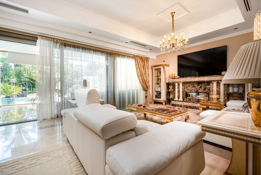 R5120077-Villa-For-Sale-Marbella-Detached-4-Beds-491-Built-1