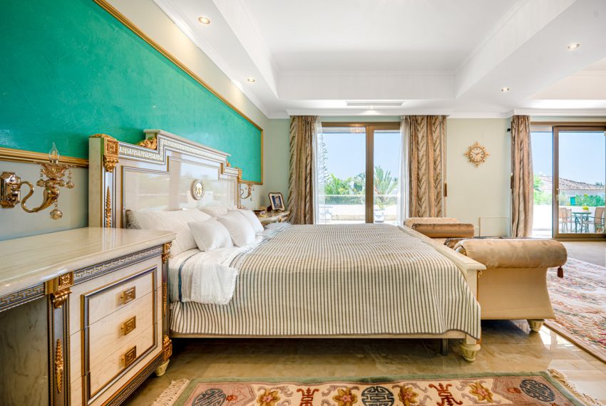 R5120077-Villa-For-Sale-Marbella-Detached-4-Beds-491-Built-7