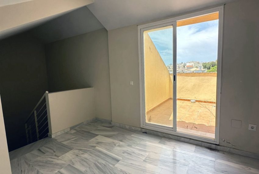 R5120119-Villa-For-Sale-Calahonda-Semi-Detached-3-Beds-213-Built-1