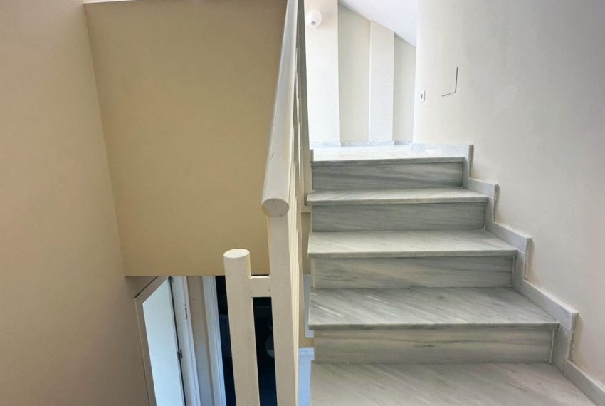 R5120119-Villa-For-Sale-Calahonda-Semi-Detached-3-Beds-213-Built-4