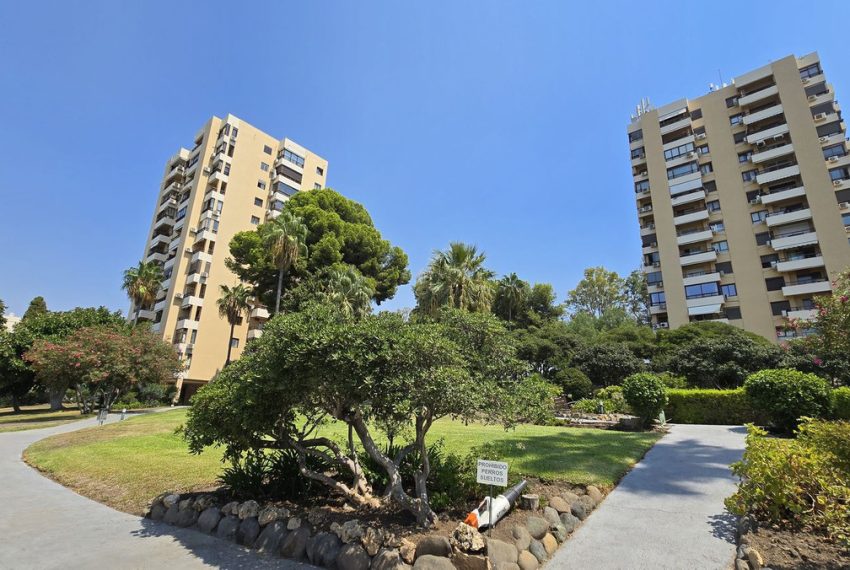 R5123044-Apartment-For-Sale-Nueva-Andalucia-Penthouse-2-Beds-78-Built-1