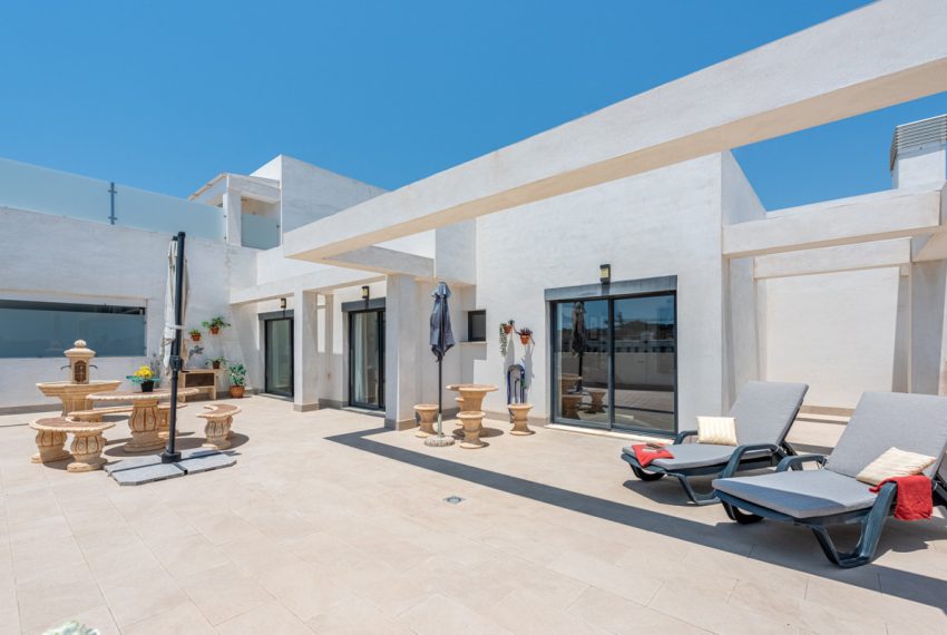 R5123236-Apartment-For-Sale-Mijas-Costa-Penthouse-3-Beds-251-Built-1