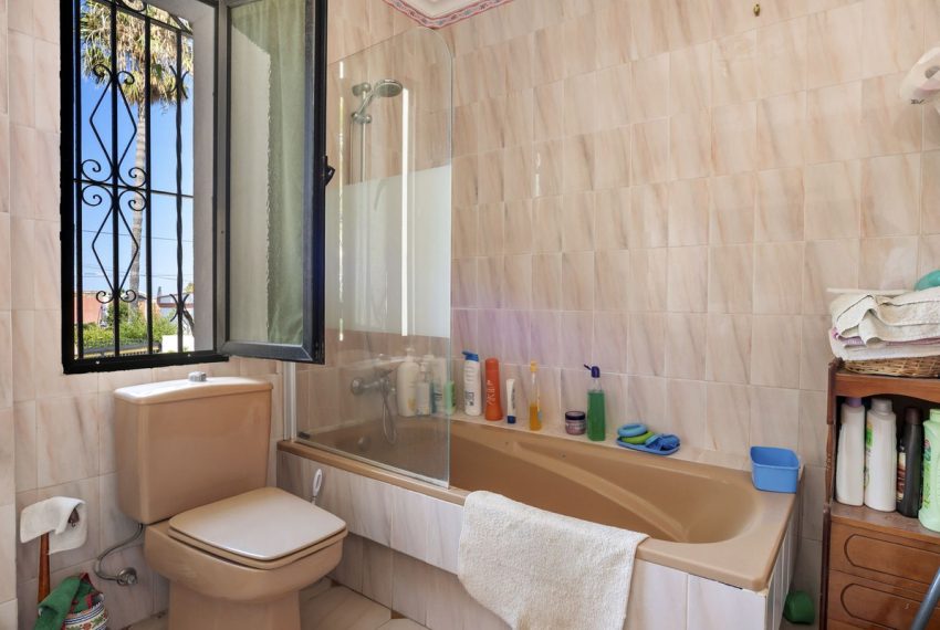 R5124043-Villa-For-Sale-Estepona-Detached-6-Beds-286-Built-10