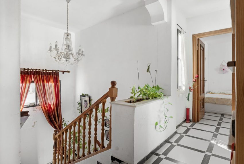 R5124043-Villa-For-Sale-Estepona-Detached-6-Beds-286-Built-12