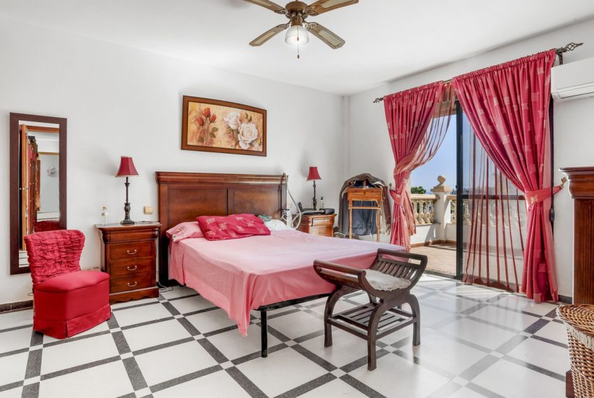 R5124043-Villa-For-Sale-Estepona-Detached-6-Beds-286-Built-13