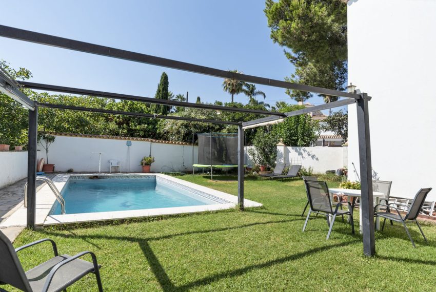 R5124043-Villa-For-Sale-Estepona-Detached-6-Beds-286-Built-2
