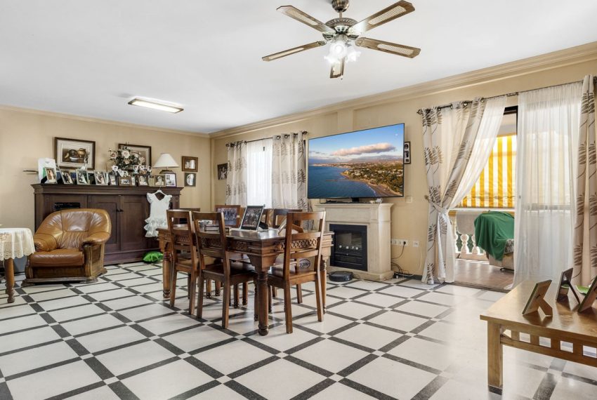 R5124043-Villa-For-Sale-Estepona-Detached-6-Beds-286-Built-6