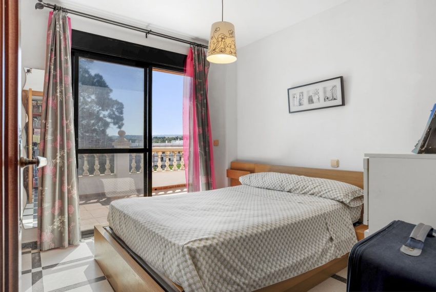R5124043-Villa-For-Sale-Estepona-Detached-6-Beds-286-Built-8
