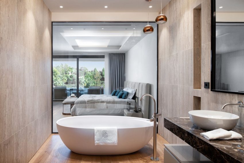 R5124055-Apartment-For-Sale-The-Golden-Mile-Duplex-5-Beds-335-Built-14