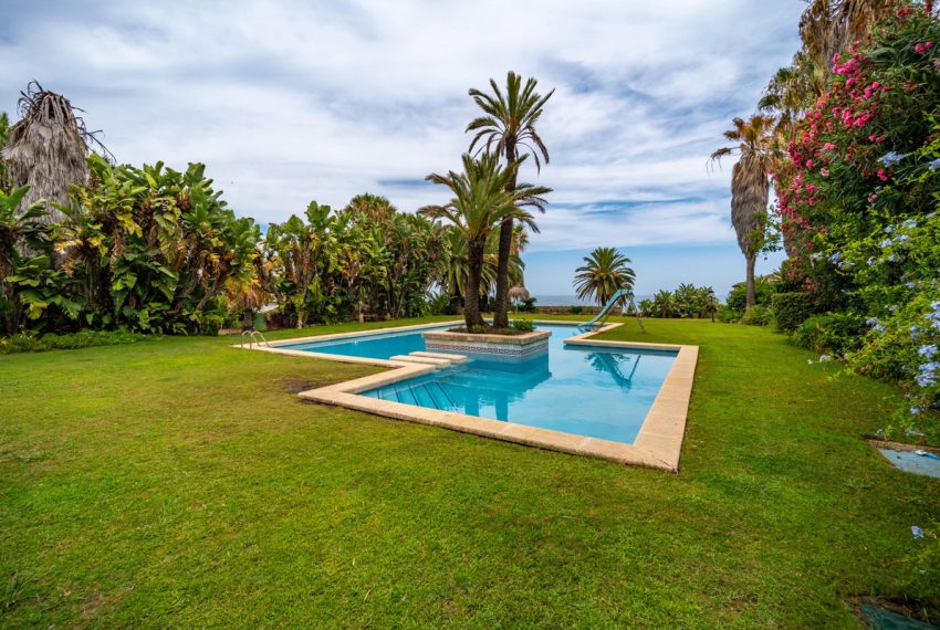 R5125372-Villa-For-Sale-Estepona-Detached-9-Beds-1098-Built-1