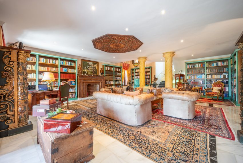 R5125372-Villa-For-Sale-Estepona-Detached-9-Beds-1098-Built-6