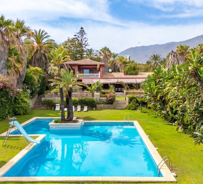 R5125372-Image 1-Detached - 9 Beds - 1098 Built