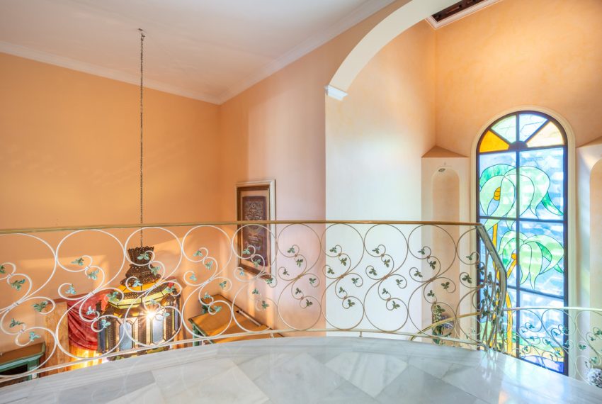 R5125372-Villa-For-Sale-Estepona-Detached-9-Beds-1098-Built-9