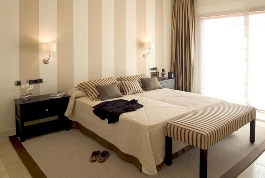 R5126059-Townhouse-For-Sale-The-Golden-Mile-Semi-Detached-4-Beds-280-Built-5