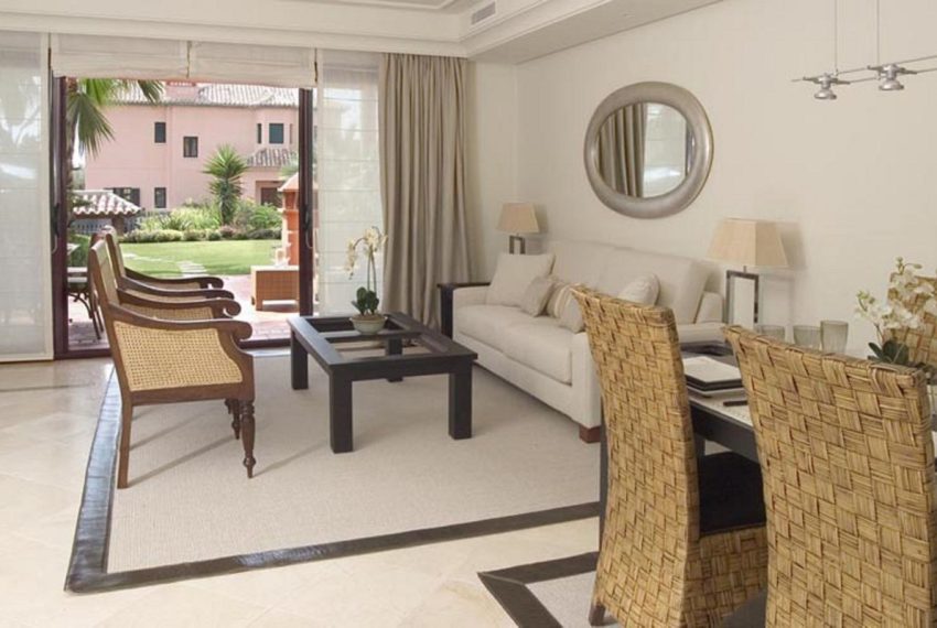 R5126059-Townhouse-For-Sale-The-Golden-Mile-Semi-Detached-4-Beds-280-Built-6