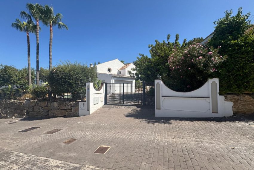 R5126077-Villa-For-Sale-Istan-Detached-3-Beds-257-Built-1