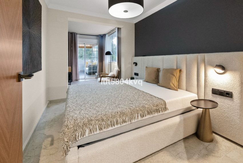 R5126305-Apartment-For-Sale-The-Golden-Mile-Ground-Floor-3-Beds-160-Built-13