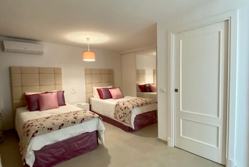 R5126431-Apartment-For-Sale-Nueva-Andalucia-Duplex-4-Beds-193-Built-5