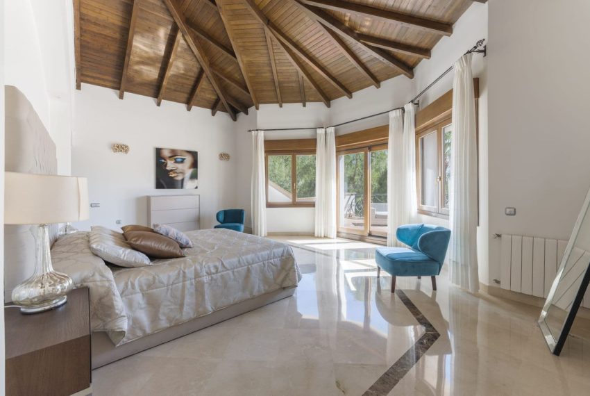 R5127016-Villa-For-Sale-Nueva-Andalucia-Detached-6-Beds-621-Built-7
