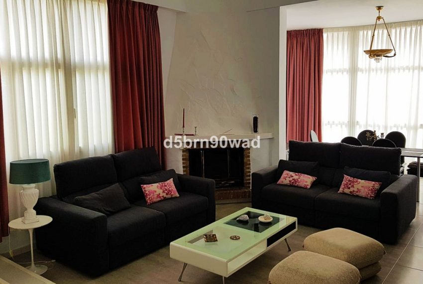 R5127163-Villa-For-Sale-Marbella-Detached-3-Beds-276-Built-1