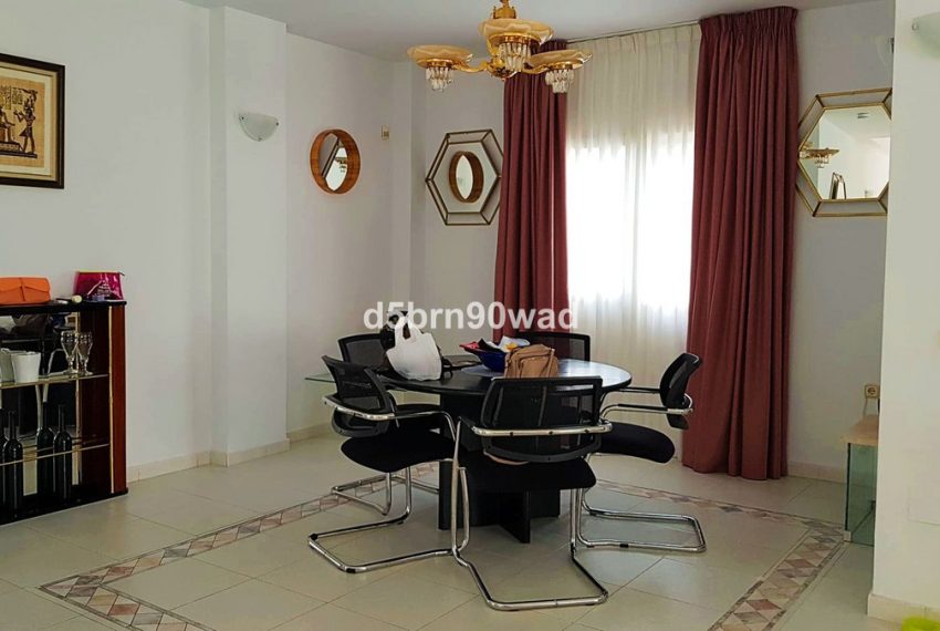 R5127163-Villa-For-Sale-Marbella-Detached-3-Beds-276-Built-2