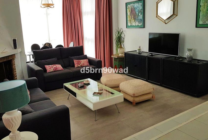 R5127163-Villa-For-Sale-Marbella-Detached-3-Beds-276-Built-4