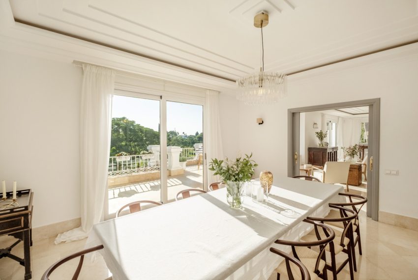 R5127520-Villa-For-Sale-Aloha-Detached-7-Beds-710-Built-11