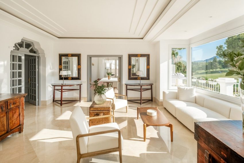 R5127520-Villa-For-Sale-Aloha-Detached-7-Beds-710-Built-6