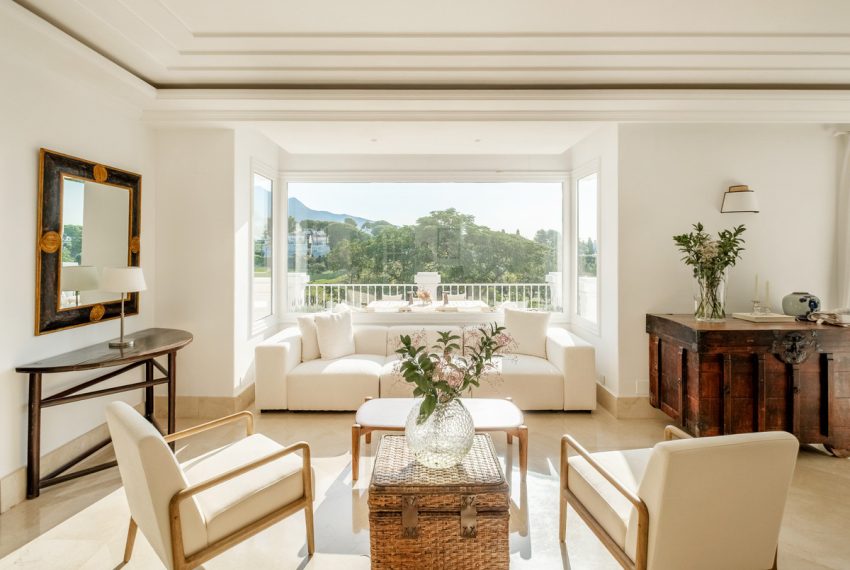 R5127520-Villa-For-Sale-Aloha-Detached-7-Beds-710-Built-7