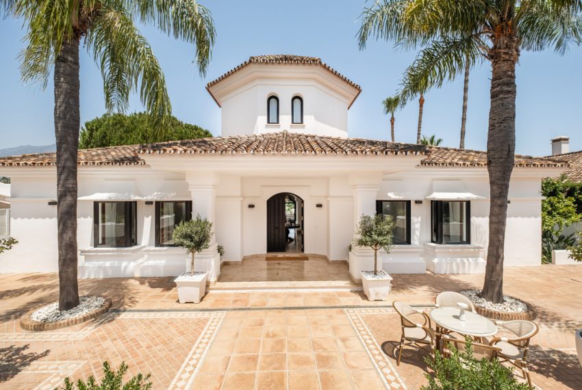 R5127520-Villa-For-Sale-Aloha-Detached-7-Beds-710-Built