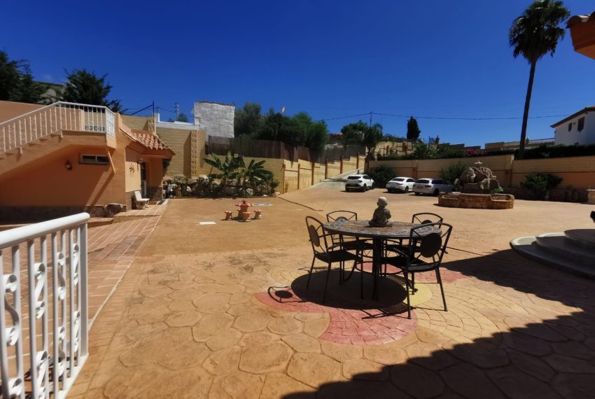 R5128684-Villa-For-Sale-La-Cala-de-Mijas-Detached-6-Beds-573-Built-4