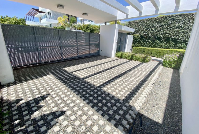 R5128939-Villa-For-Sale-Cancelada-Detached-5-Beds-441-Built-3