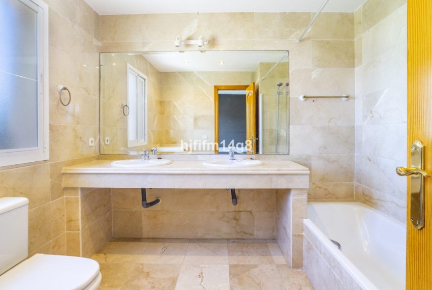 R5129191-Apartment-For-Sale-Nueva-Andalucia-Penthouse-3-Beds-113-Built-8