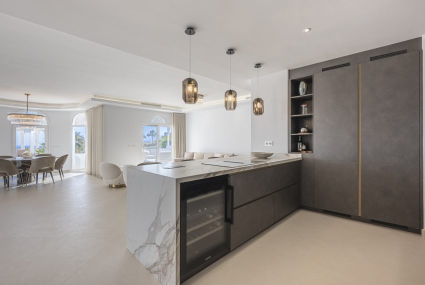R5129248-Apartment-For-Sale-The-Golden-Mile-Middle-Floor-3-Beds-195-Built-16