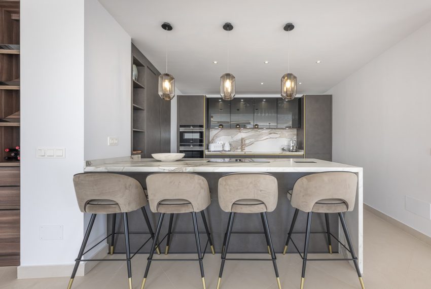 R5129248-Apartment-For-Sale-The-Golden-Mile-Middle-Floor-3-Beds-195-Built-17