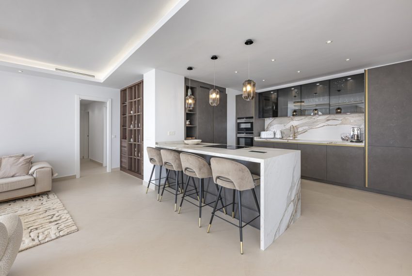R5129248-Apartment-For-Sale-The-Golden-Mile-Middle-Floor-3-Beds-195-Built-19