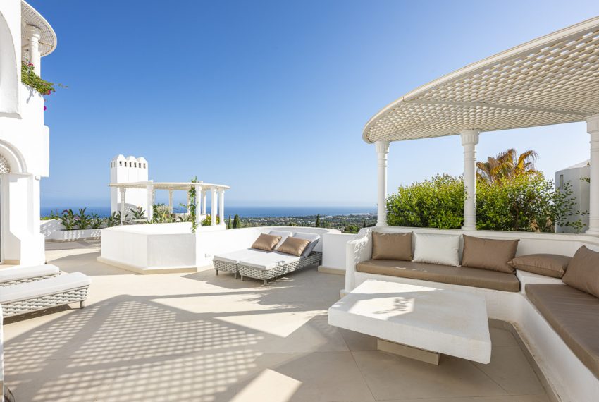 R5129248-Apartment-For-Sale-The-Golden-Mile-Middle-Floor-3-Beds-195-Built-2