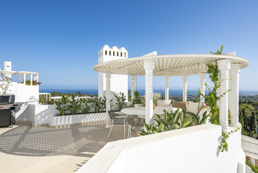 R5129248-Apartment-For-Sale-The-Golden-Mile-Middle-Floor-3-Beds-195-Built