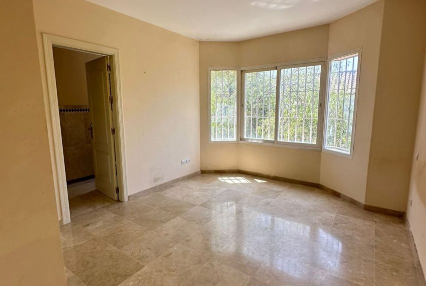 R5129251-Townhouse-For-Sale-Nueva-Andalucia-Terraced-3-Beds-441-Built-16