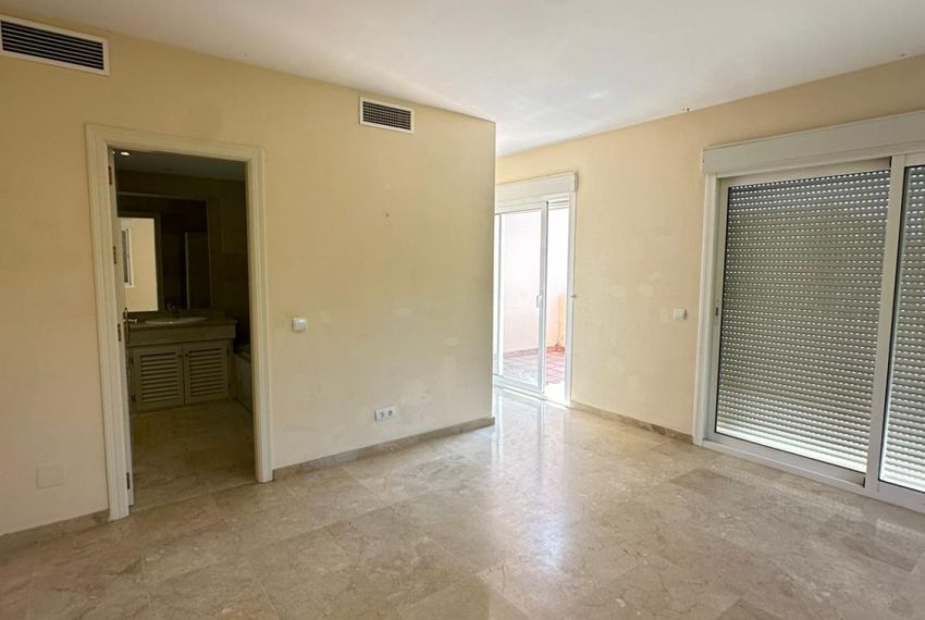 R5129251-Townhouse-For-Sale-Nueva-Andalucia-Terraced-3-Beds-441-Built-7