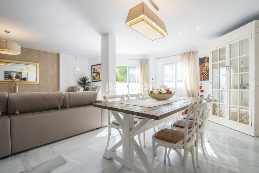 R5129542-Townhouse-For-Sale-Nueva-Andalucia-Semi-Detached-3-Beds-167-Built-3