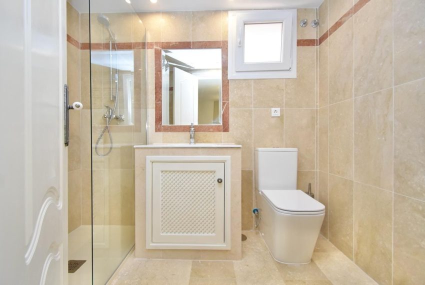 R5129914-Villa-For-Sale-Nueva-Andalucia-Semi-Detached-4-Beds-191-Built-12