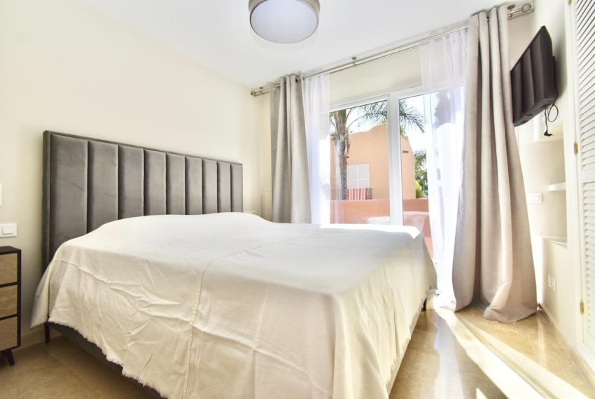 R5129914-Villa-For-Sale-Nueva-Andalucia-Semi-Detached-4-Beds-191-Built-14